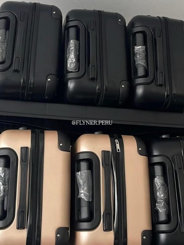 WhatsApp Image 2025-10-25 at 7.05.04 PM (1) MALETA CABINA CLAVE 10KG - NEGRO